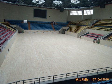 广西全州体育馆运动木地板安装案例