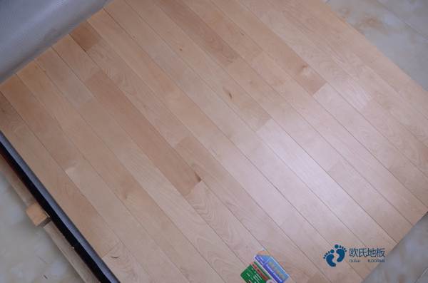 室内专业体育运动木地板安装3