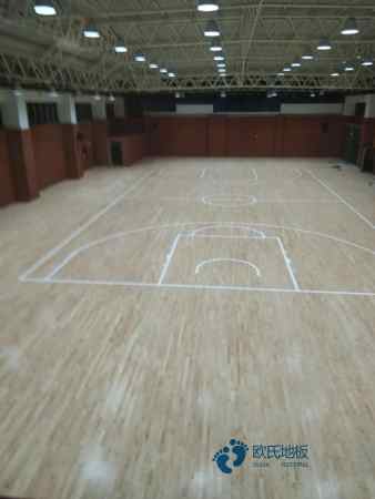 篮球馆木地板如何清理2