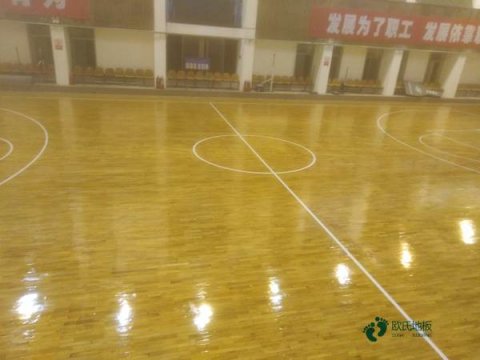 定做运动场地木地板哪个牌子的好