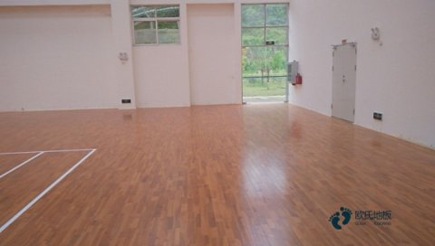 篮球运动木地板安装
