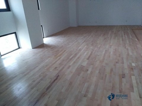 20厚体育场地木地板品牌哪个好