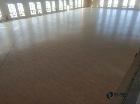 定做体育馆地板哪个品牌好