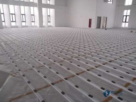 体育木地板翻新防滑价格多少