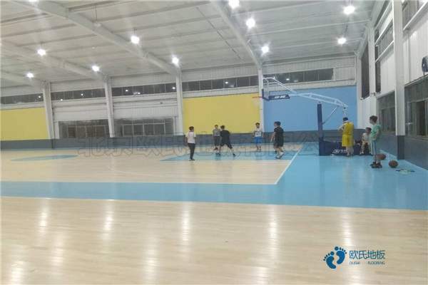 运动实木地板满铺施工工艺1