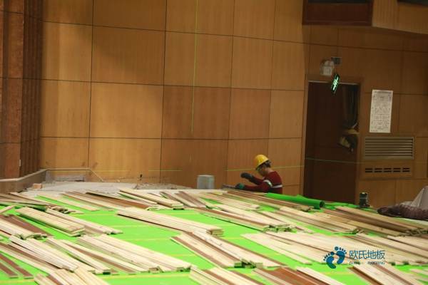 板式龙骨运动篮球木地板施工价格